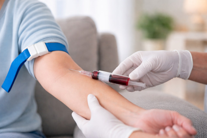 Sang-répit-infirmière-Saint-Saint-Jérôme-prise-de-sang